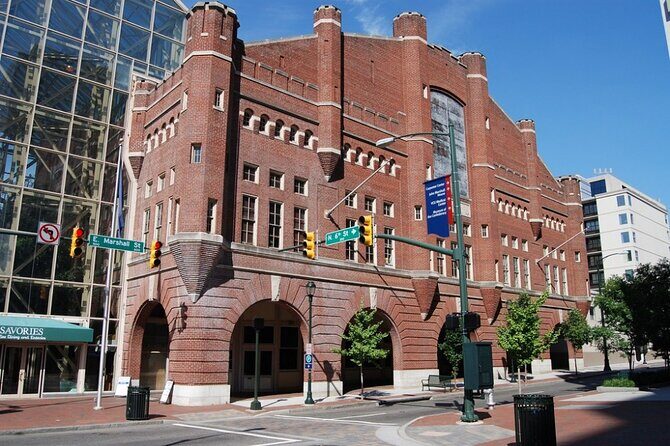 Self Guided Richmond Scavenger Hunt: City Center Spectacles - Exploring Richmond Through an Interactive Lens