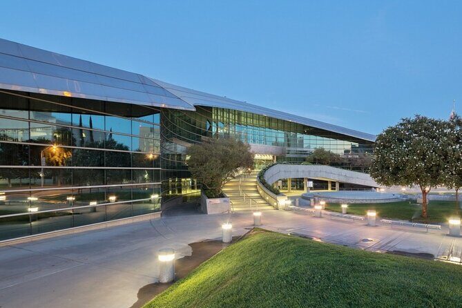 Self Guided Scavenger Hunt: Fresno Art & History - The Itinerary Breakdown