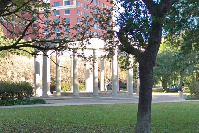 Self-Guided Scavenger Hunt: Houston's Museum District - The Realities: Pros and Cons