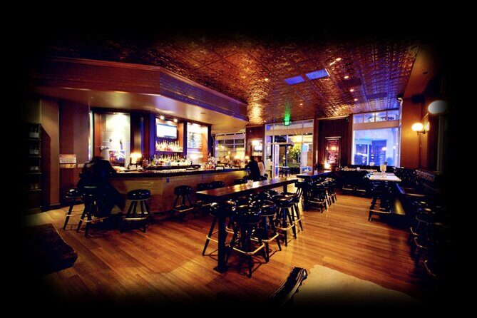 Self-Guided Scavenger Hunt: Long Beach Boss Bar Crawl - Key Points