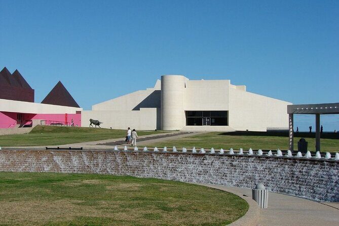 Self Guided Scavenger Hunt: Sparkling City by the Sea - Key Points