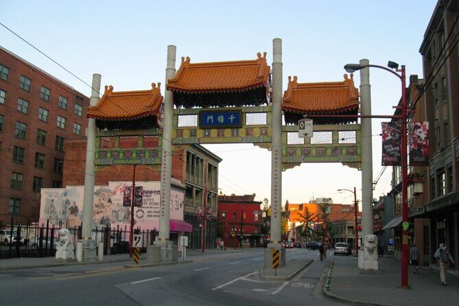 Self-Guided Scavenger Hunt: Vancouver Red Bricks & Gold Dragons - Key Points