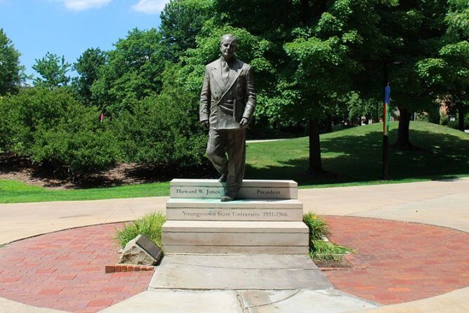 Self-Guided Scavenger Hunt: Youngstown Roaming The Rust Belt - The Pros and Cons