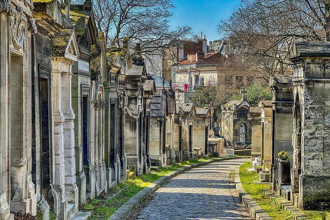 Self-Guided Tour of Celebrity Graves at Père-Lachaise Cemetery - The Experience of Visiting Père-Lachaise