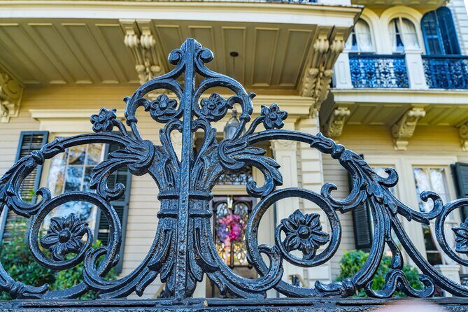 Self Guided Walking Tour of New Orleans' Historic Garden District - Key Points