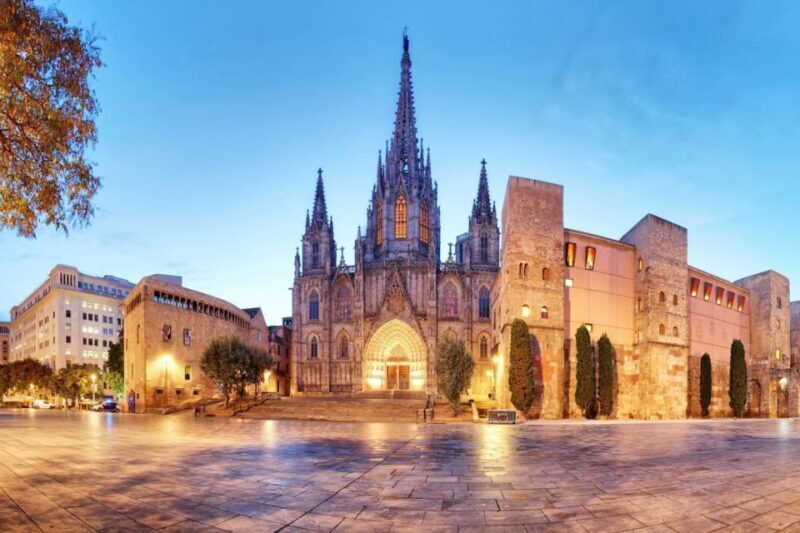 Semi-Private Barcelona Gothic, Parc Guell & Sagrada Familia - Key Points