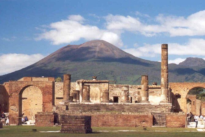Semi-Private Day Trip to Pompeii and Naples from Rome - The Experience Begins: A Look at the Itinerary