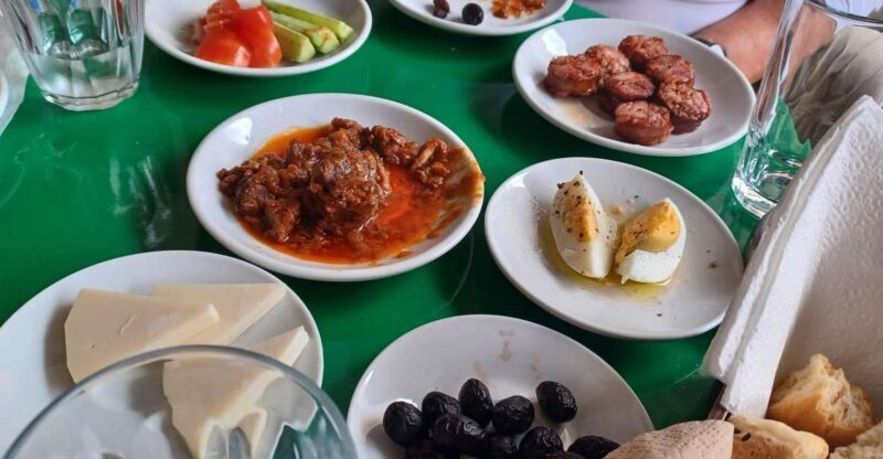 Semi Private Food & City Tour in Heraklion with Pastry Mesum - Final Thoughts