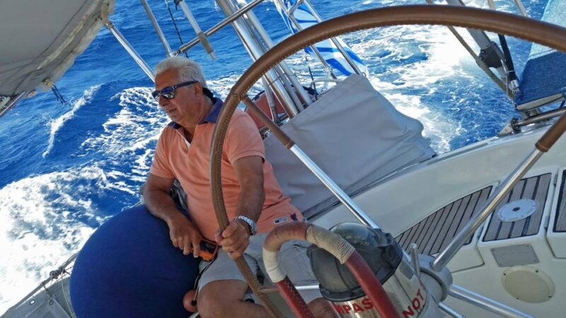 Semi-Private :Full-Day Sailing Tour Swim, Snacks & Drinks - Key Points