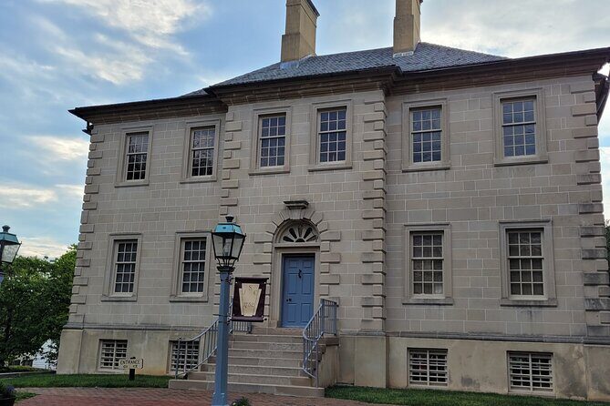 Semi-Private Walking Tour in Old Town Alexandria & Carlyle House - Key Points