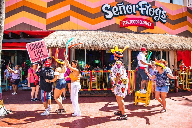 Señor Frogs Cancun Unlimited Open Bar - Group Size and Atmosphere