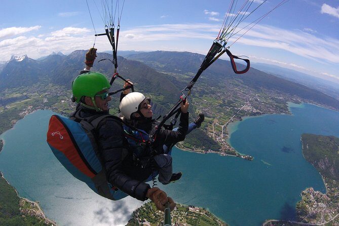 Sensation paragliding flight over the magnificent Lake Annecy - The Practical Side: Price, Duration, and Group Size