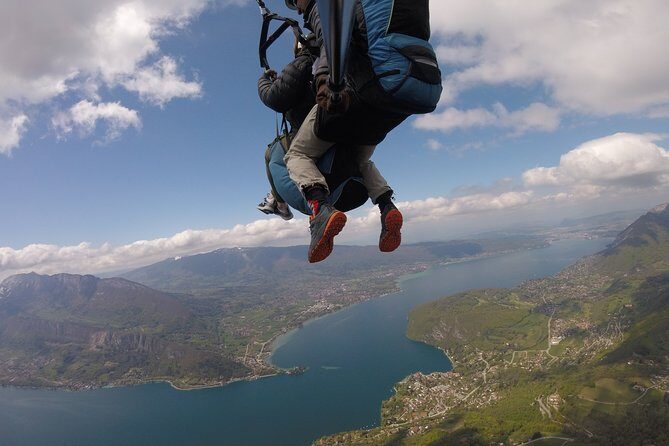 Sensation paragliding flight over the magnificent Lake Annecy - FAQs