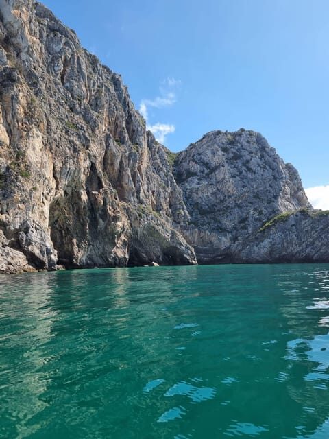 Sesimbra: Boat trip along beaches and bays with snorkeling - Key Points