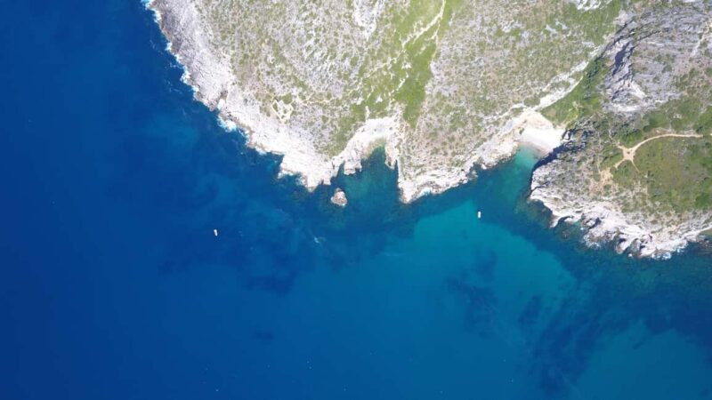 Sesimbra: Boat Trip to the wild beaches and caves - Key Points