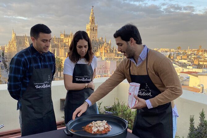 Sevilla: Panoramic Highlights Rooftop Tour & Paella Cooking Class - Views and Photo Opportunities