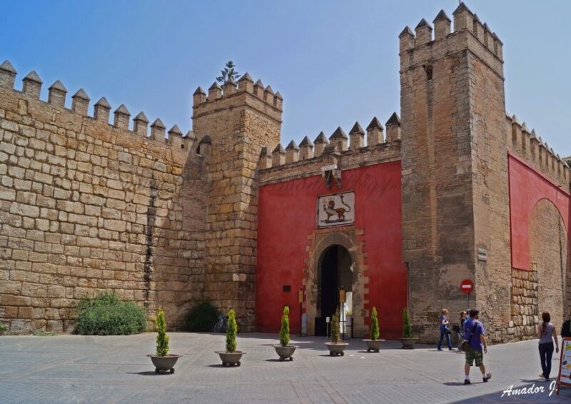 Seville: Alcazar, Cathedral, and Giralda Skip-the-Line Tour - A Closer Look at the Tour Itinerary