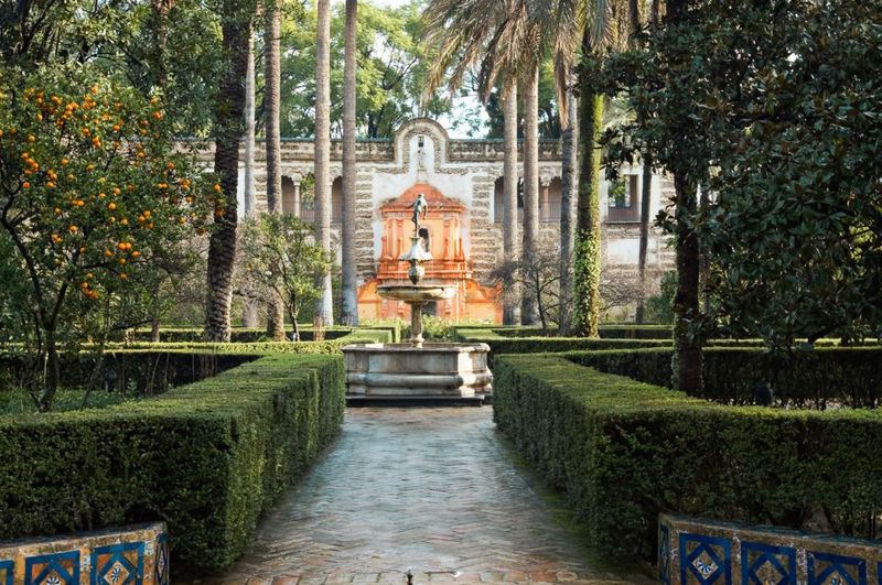 Seville: Alcázar, Cathedral & Giralda Fast Track Guided Tour - Guides: The Real Secret Sauce