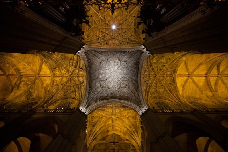 Seville Cathedral and Giralda Tower Guided Tour and Tickets - La Giralda Ramps: 35 Lifts of Stamina, Then Panoramas