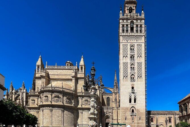 Seville Cathedral and La Giralda Entry Ticket with Audio Guide - The Experience in Detail