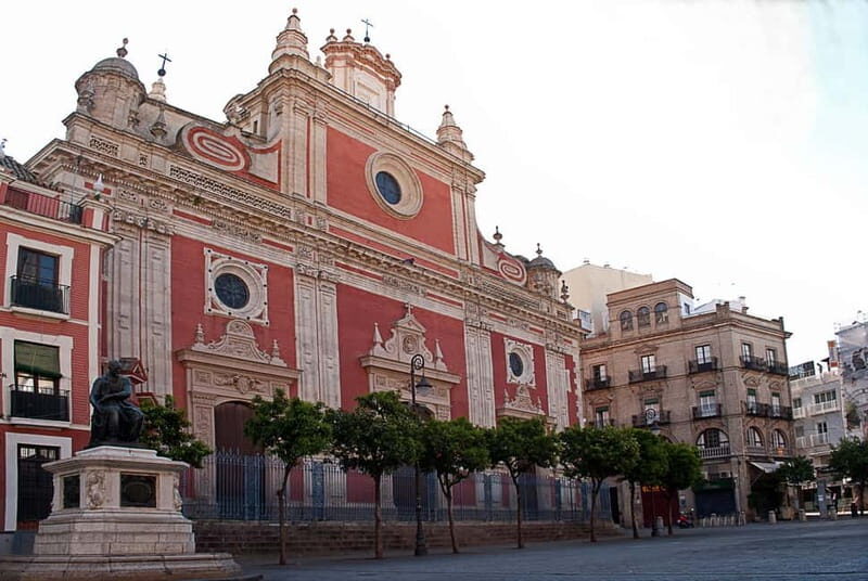 Seville: Cathedral and Salvador Church Guided Tour - Exploring the Cathedral of Santa María de la Sede