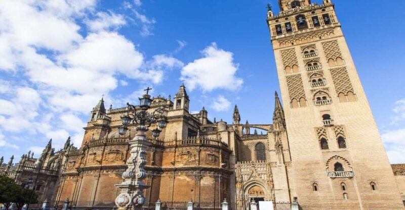 Seville: Cathedral & Giralda Guided Tour with Entry Tickets - What to Expect on the Tour