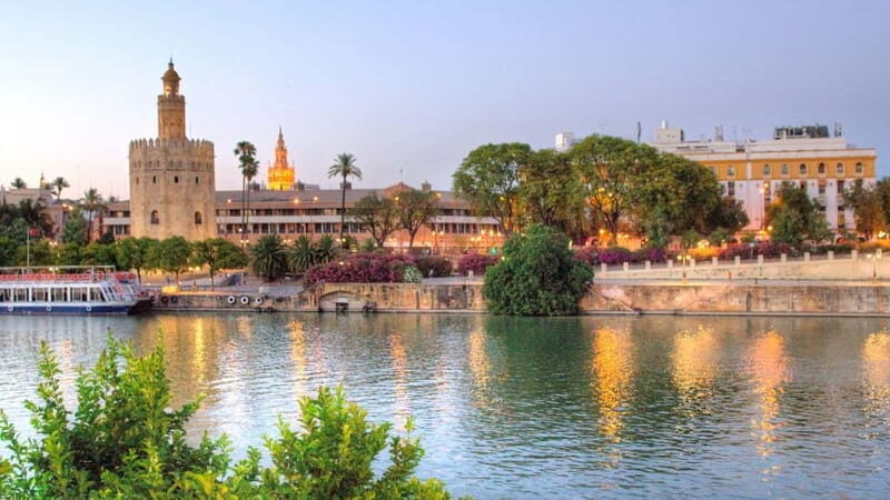 Seville: City Highlights & Hidden Gems Private Walking Tour - Key Points