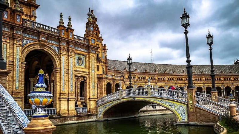 Seville: Exclusive City Highlights Tour with Guide - Why Choose This Tour? A Deep Dive into the Experience