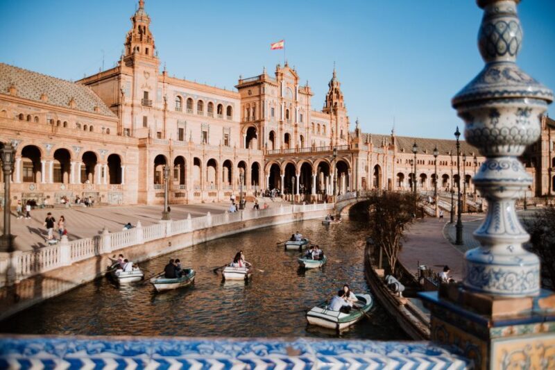 Seville: Exclusive Essential Tour - Key Points