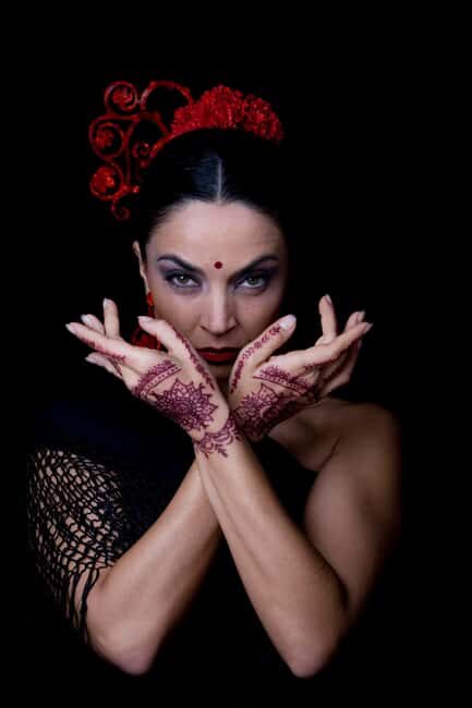 Seville: Flamenco Dance Class for Beginners at the Teatro Flamenco - Who Should Consider This Experience?