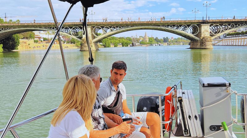 Seville: Guadalquivir River Boat Tour - Torre del Oro: the photo stop you’ll be glad you planned for