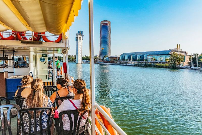 Seville: Guadalquivir River Cruise - Drinks on board: what guests mention about wine and pricing