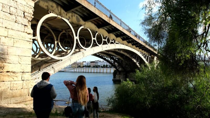 Seville: Guadalquivir & Secrets of Triana Small Group Tour - The Heart of Seville: Guadalquivir River