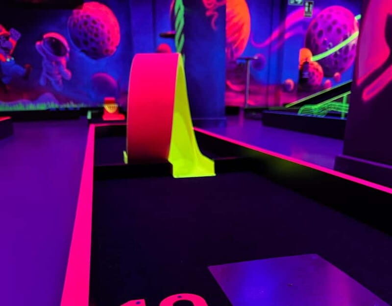 Seville: Indoor UV 18 hole Minigolf Experience - Pricing and Value