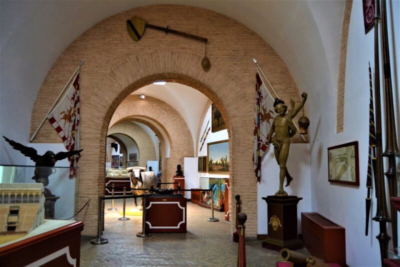 Seville: Plaza de Toros and Museum Guided Tour in Spanish - Exploring the Plaza de Toros de la Maestranza: What to Expect