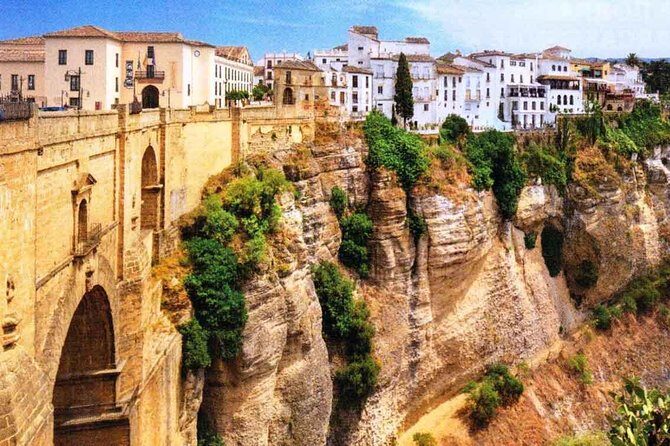 Seville Private Transfer to Granada with a Visit to Ronda - Who Should Consider This Tour?