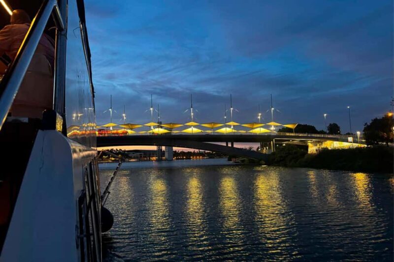 Seville: Restaurant Boat Ride on the Guadalquivir with Lunch/Dinner - FAQs