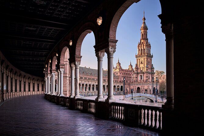 Seville Scavenger Hunt and Highlights Self-Guided Tour - What the Tour Offers and How It Works