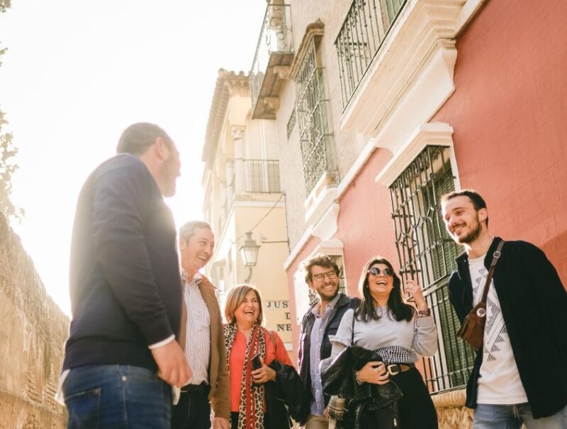 Seville: Small-Group Jewish Quarter Discovery Walking Tour - The Experience of a Guided Walk