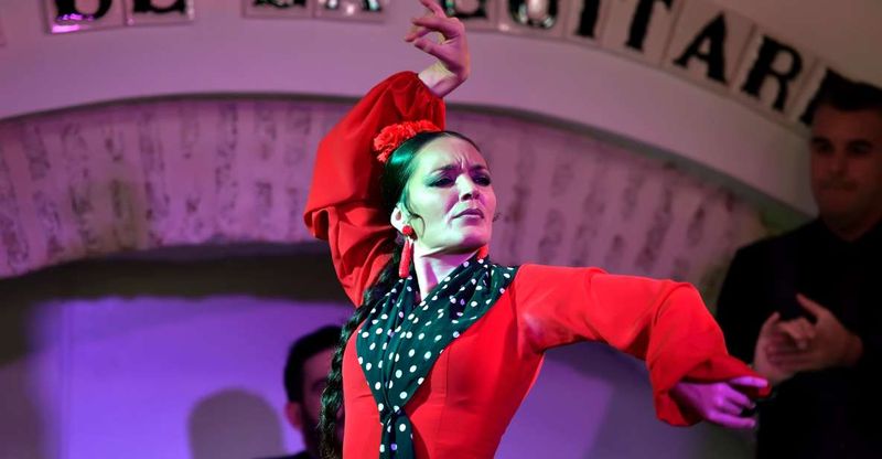 Seville: Ticket to Flamenco Show at La Casa de la Guitarra - Why La Casa de la Guitarra Feels More Like an Evening in Someone’s World