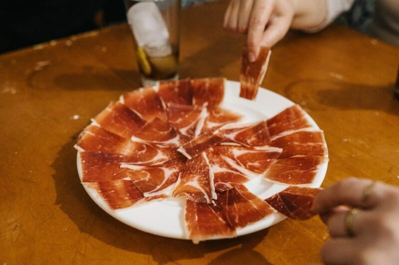 Seville: Triana Neighborhood Evening Tapas Tour - FAQ