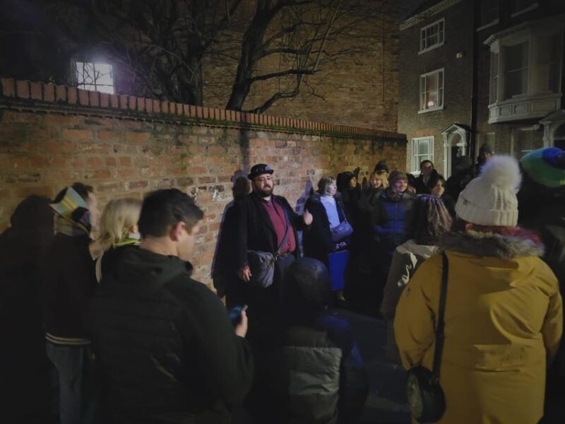 Shadows of York: Ghost Walk and Horrible History. - Starting Point & Meeting Instructions
