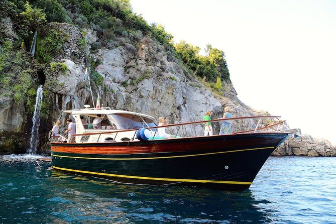 Shared Amalfi Coast Boat Tour: Positano,Amalfi,Swim & Light Lunch - Who Should Consider This Tour?