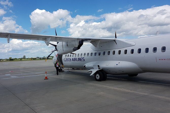 Shared Departure Transfer: Prague Hotel to Prague Airport - Sharing a ride from your Prague hotel to the airport: what you need to know