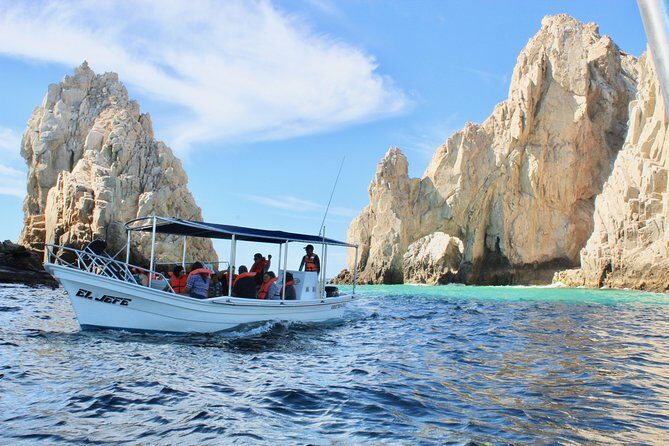 Shared ride to the arch of Cabo San Lucas - The Experience in Detail