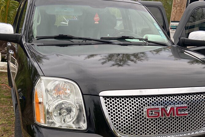 Shared Round Trip Limousine Transfer - Vehicle and Group Size