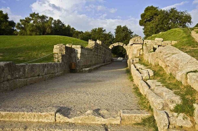 Shared Round Trip Transfer Service from Katakolon to Olympia - Price and Value Analysis