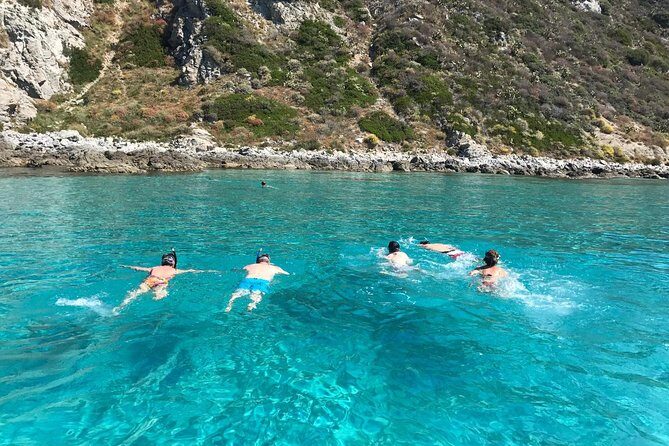 Shared snorkeling tour from Tropea to Capo Vaticano - FAQ