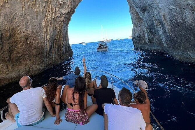 Shared Tour of Capri with Blue Grotto - FAQ