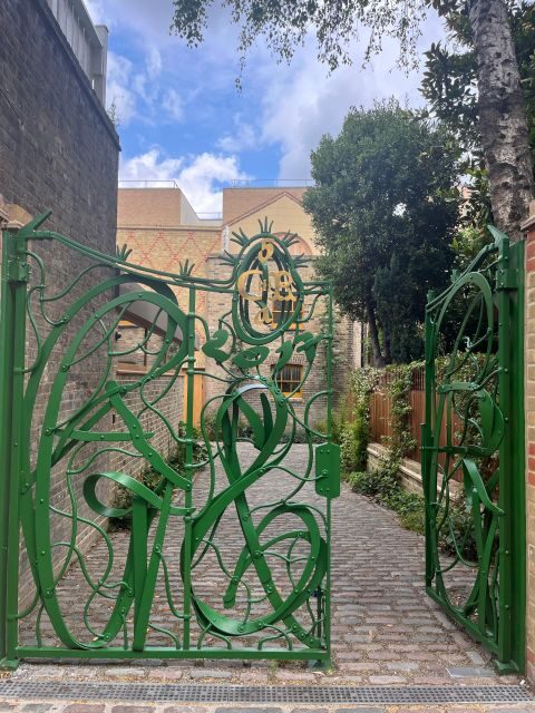 Shoreditch, East End Street Art tour best graffiti and art. - Who Will Love This Tour?